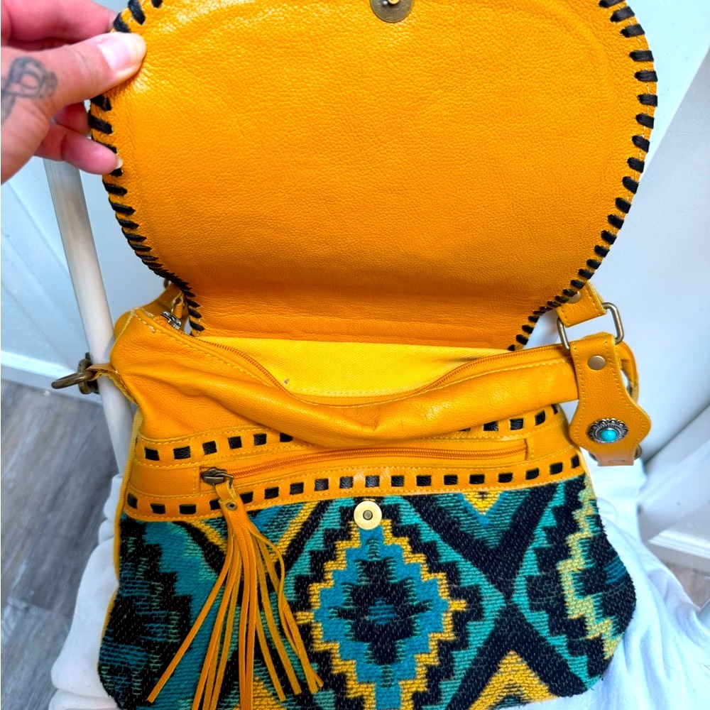 Beautiful Yellow and Black Patterned Boho Women's Bag - Picture 5 of 16